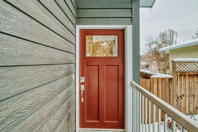 604 38 Street Sw, Home with 3 bedrooms, 2 bathrooms and 4 parking in Calgary AB | Image 6