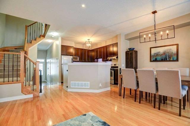 93 Southdown Ave, House attached with 3 bedrooms, 3 bathrooms and 3 parking in Vaughan ON | Image 5