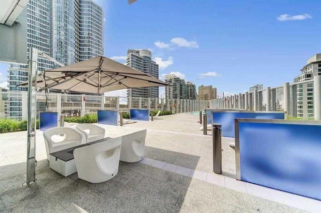 1205 - 10 York St, Condo with 2 bedrooms, 2 bathrooms and 1 parking in Toronto ON | Image 7