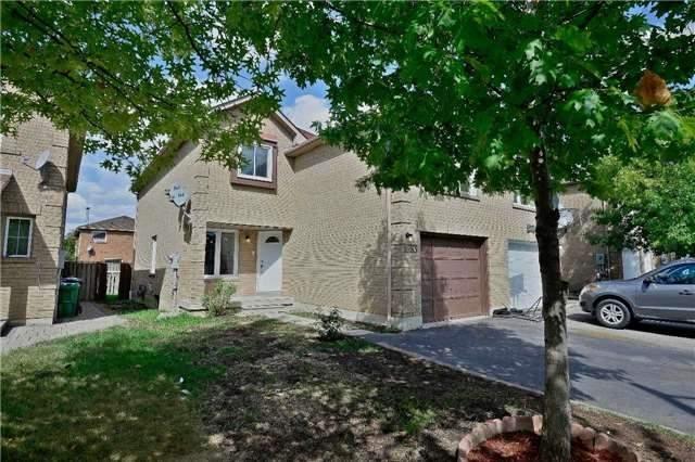 1033 Blizzard Rd, House attached with 3 bedrooms, 4 bathrooms and 2 parking in Mississauga ON | Image 2
