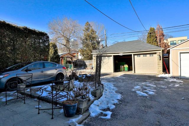 Upper - 382 Hillsdale Ave, House detached with 2 bedrooms, 1 bathrooms and 1 parking in Toronto ON | Image 20
