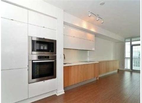 4103 - 21 Iceboat Terr, Condo with 1 bedrooms, 1 bathrooms and 1 parking in Toronto ON | Image 2