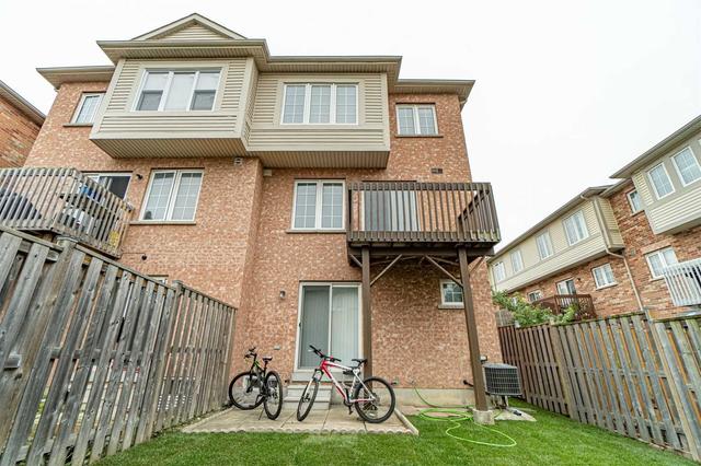22 Pedigree Mews, House semidetached with 3 bedrooms, 5 bathrooms and 3 parking in Toronto ON | Image 32