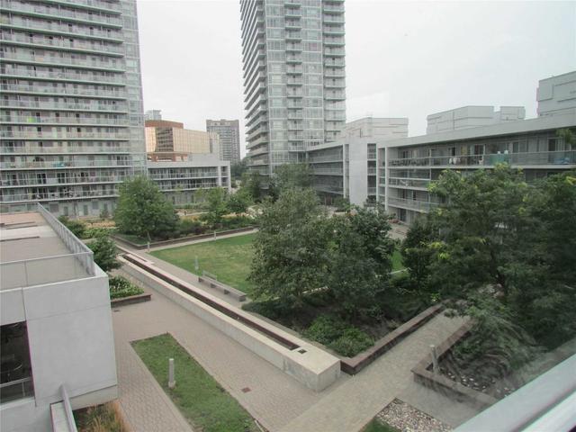 301 - 30 Heron's Hill Way, Condo with 1 bedrooms, 1 bathrooms and 1 parking in Toronto ON | Image 5