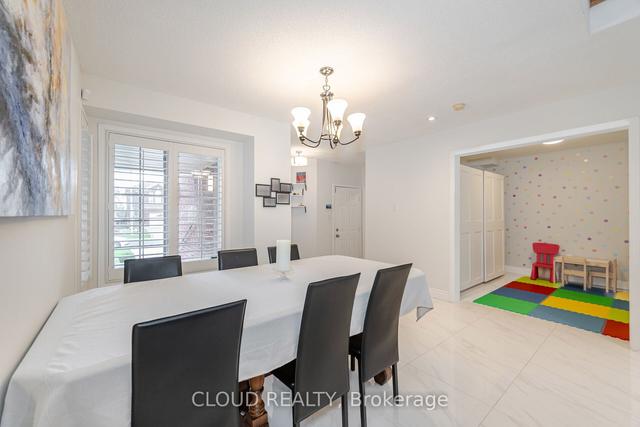 68 Sylwood Cres, House detached with 3 bedrooms, 4 bathrooms and 5 parking in Vaughan ON | Image 7
