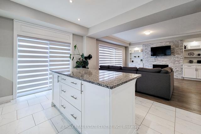 56 Eringate Crt, House detached with 4 bedrooms, 4 bathrooms and 4 parking in Hamilton ON | Image 9