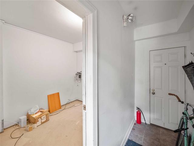 1066 Dundas St W, House semidetached with 3 bedrooms, 3 bathrooms and null parking in Toronto ON | Image 3