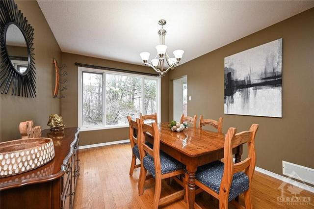 505 Wincanton Drive, Townhouse with 3 bedrooms, 3 bathrooms and 3 parking in Ottawa ON | Image 6