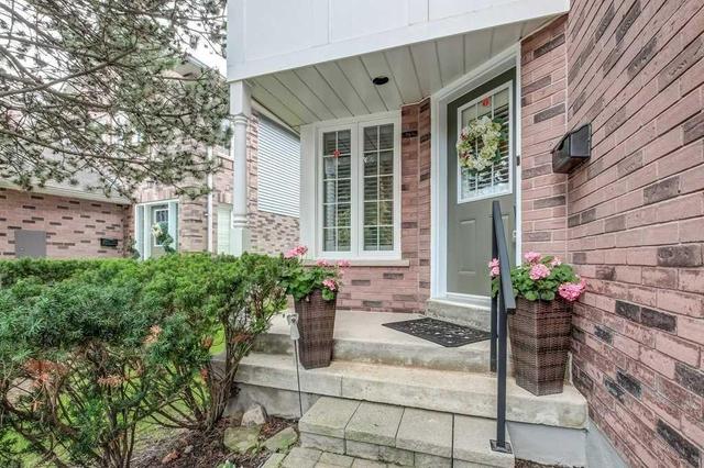 43 Lancewood Cres, Townhouse with 2 bedrooms, 3 bathrooms and 1 parking in Brampton ON | Image 1