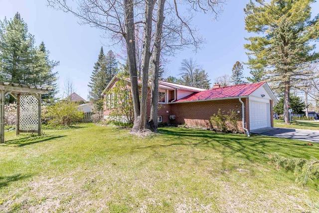 44 Leslie St, House detached with 3 bedrooms, 2 bathrooms and 4 parking in Wasaga Beach ON | Image 24