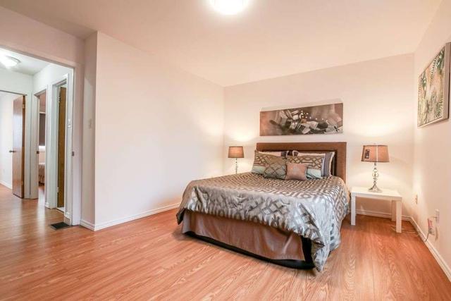 13 San Robertoway, Townhouse with 3 bedrooms, 3 bathrooms and 2 parking in Toronto ON | Image 8