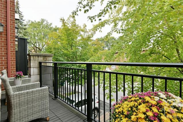110 Springhurst Avenue, Townhouse with 3 bedrooms, 3 bathrooms and 3 parking in Ottawa ON | Image 17