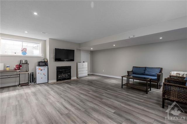 332 Trailsedge Way, Townhouse with 3 bedrooms, 4 bathrooms and 3 parking in Ottawa ON | Image 25