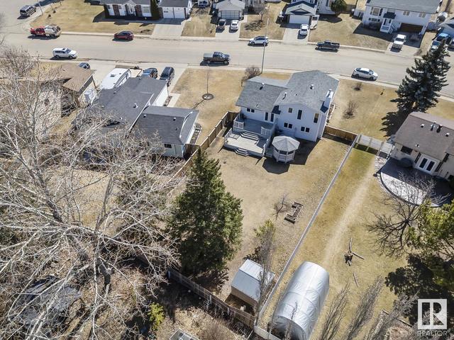 1925 Forest Dr, House detached with 4 bedrooms, 2 bathrooms and null parking in Cold Lake AB | Image 31