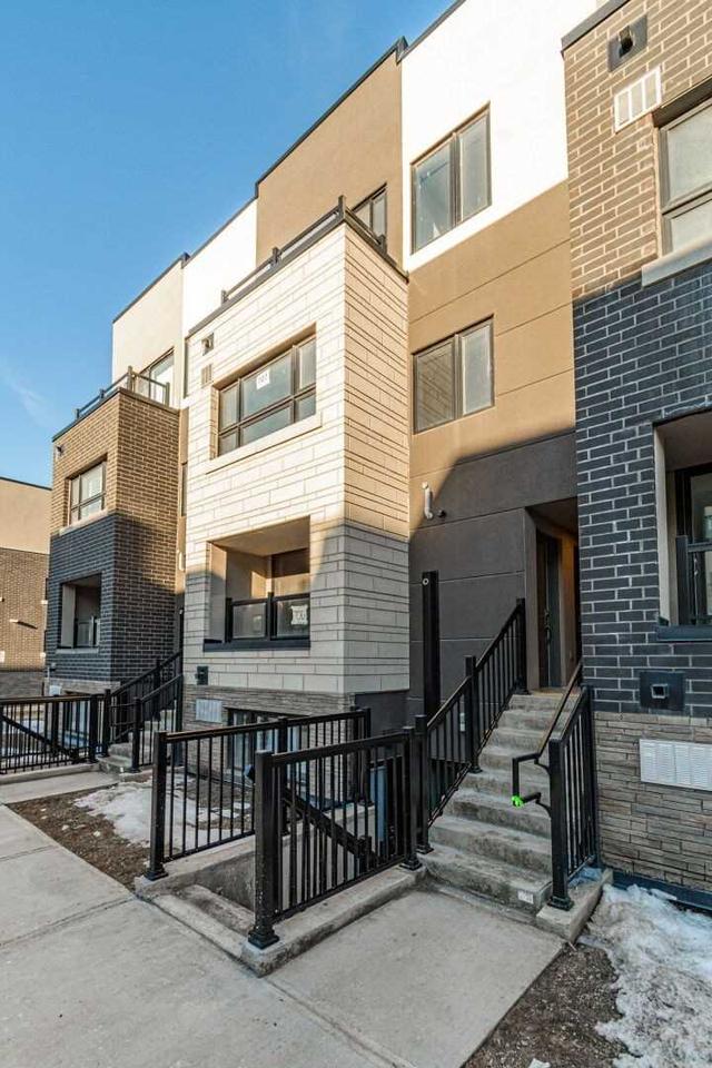 1131 Cooke Blvd, Townhouse with 3 bedrooms, 3 bathrooms and 1 parking in Burlington ON | Image 1