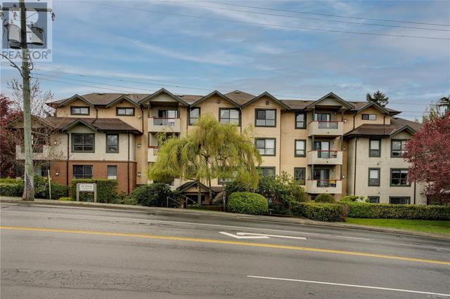 206 - 7 Gorge Rd W, Condo with 2 bedrooms, 2 bathrooms and 1 parking in Saanich BC | Image 1
