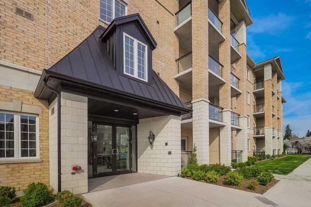 208 - 1083 Gordon St, Condo with 2 bedrooms, 1 bathrooms and 1 parking in Guelph ON | Image 4
