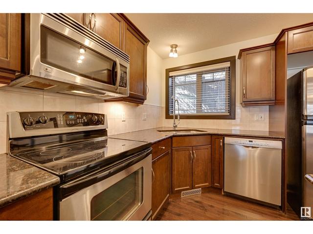 2 - 10240 90 St Nw, House attached with 3 bedrooms, 3 bathrooms and 2 parking in Edmonton AB | Image 15