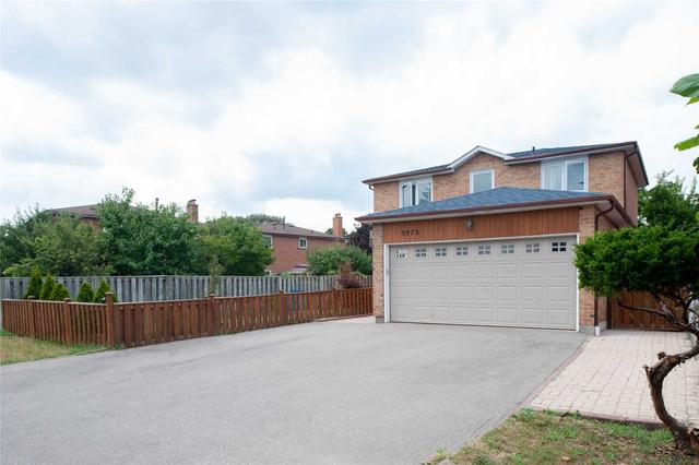 3973 Longo Circ, House detached with 3 bedrooms, 4 bathrooms and 6 parking in Mississauga ON | Card Image