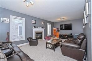 84 Clough Cres, House semidetached with 3 bedrooms, 4 bathrooms and 2 parking in Guelph ON | Image 2