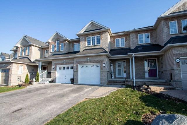 43 Hanna Dr, House attached with 3 bedrooms, 2 bathrooms and 4 parking in Clarington ON | Image 1