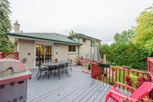 26 Bathford Cres, House detached with 3 bedrooms, 2 bathrooms and 4 parking in Toronto ON | Image 3