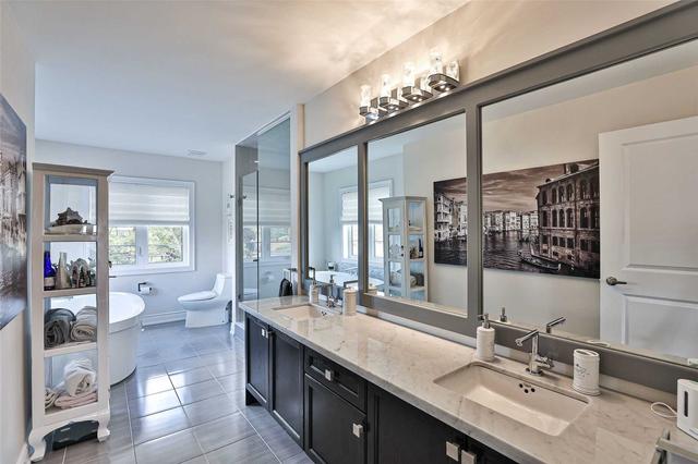 1044b Islington Ave, Townhouse with 3 bedrooms, 4 bathrooms and 2 parking in Toronto ON | Image 14