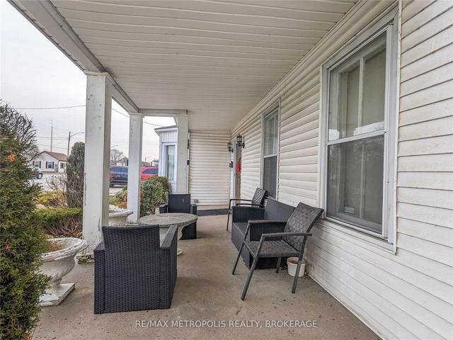 main - 529 Christina St N, House detached with 3 bedrooms, 1 bathrooms and 4 parking in Sarnia ON | Image 27
