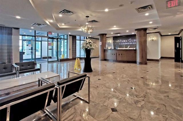 403 - 11 Oneida Cres, Condo with 2 bedrooms, 2 bathrooms and 2 parking in Richmond Hill ON | Image 17