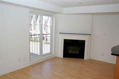 th904 - 16 Laidlaw St, Townhouse with 2 bedrooms, 2 bathrooms and 1 parking in Toronto ON | Image 2