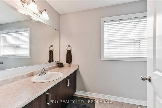 944 Broadway Blvd, House detached with 3 bedrooms, 3 bathrooms and 4 parking in Peterborough ON | Image 11