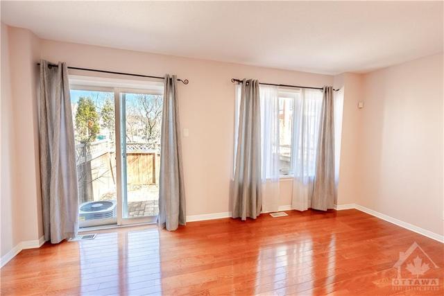 253 - 90 Edenvale Drive, Townhouse with 3 bedrooms, 3 bathrooms and 1 parking in Ottawa ON | Image 3