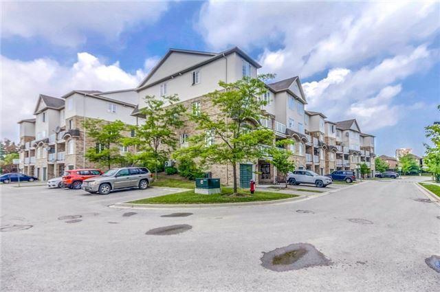 40 - 42 Pinery Tr, Townhouse with 3 bedrooms, 2 bathrooms and 1 parking in Toronto ON | Image 3
