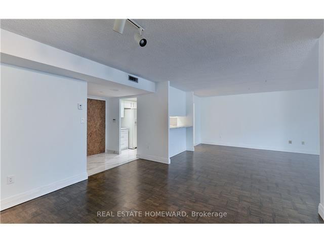 302 - 71 Charles St E, Condo with 2 bedrooms, 2 bathrooms and 1 parking in Toronto ON | Image 2