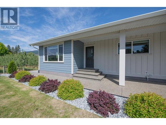 7701 Birch Lane, House detached with 5 bedrooms, 2 bathrooms and 9 parking in Coldstream BC | Image 2