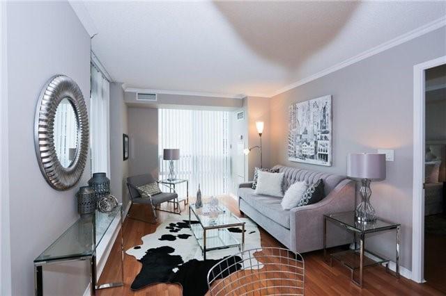Lph 3 - 7 Michael Power Pl, Condo with 2 bedrooms, 2 bathrooms and 1 parking in Toronto ON | Image 4