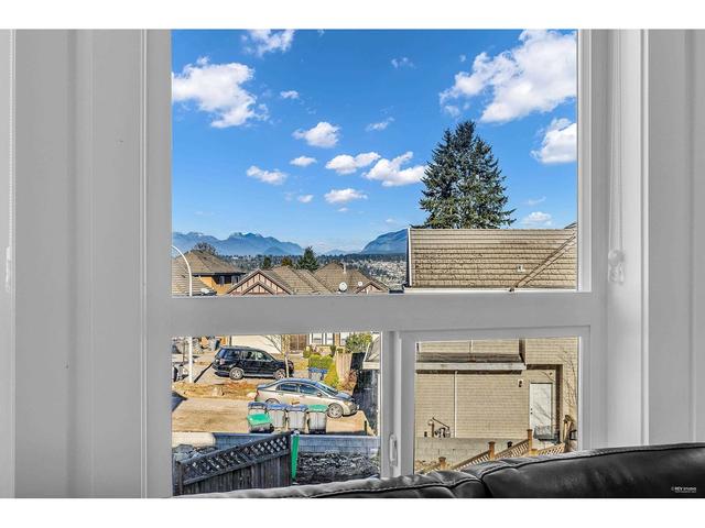 14271 Grosvenor Road, House detached with 10 bedrooms, 10 bathrooms and 2 parking in Surrey BC | Image 17