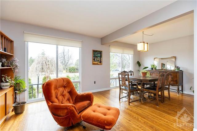 1261 Ridgemont Avenue, House detached with 4 bedrooms, 2 bathrooms and 5 parking in Ottawa ON | Image 7