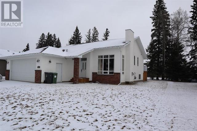 7303 61 Street, House detached with 4 bedrooms, 3 bathrooms and 2 parking in Rocky Mountain House AB | Card Image