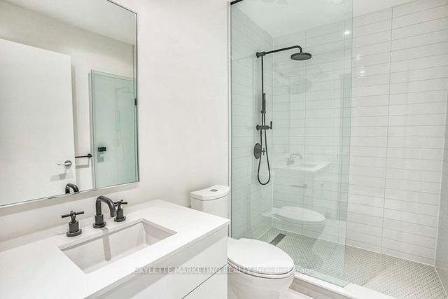 203 - 22 Lombard St, Condo with 2 bedrooms, 2 bathrooms and 1 parking in Toronto ON | Image 11