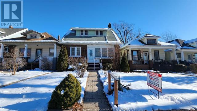 1164 Windsor Avenue, House detached with 3 bedrooms, 1 bathrooms and null parking in Windsor ON | Card Image