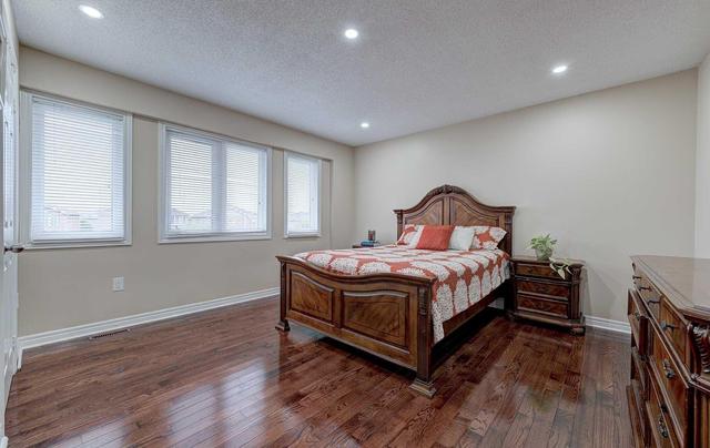 80 Oaklea Blvd, House detached with 5 bedrooms, 4 bathrooms and 5 parking in Brampton ON | Image 14