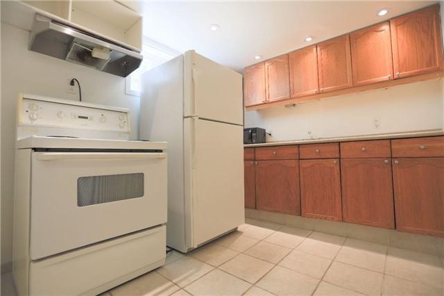 71 Pandora Circ, House detached with 2 bedrooms, 1 bathrooms and 3 parking in Toronto ON | Image 7