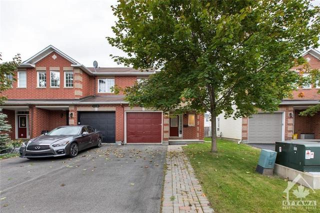 1116 Brasseur Crescent, Townhouse with 3 bedrooms, 3 bathrooms and 3 parking in Ottawa ON | Image 1