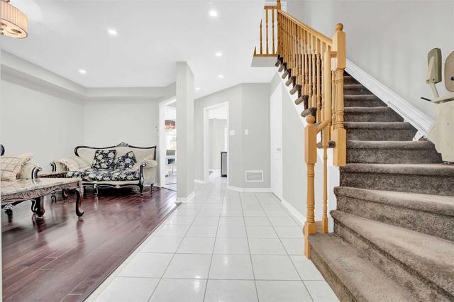 198 Albright Rd, House attached with 3 bedrooms, 4 bathrooms and 3 parking in Brampton ON | Image 35