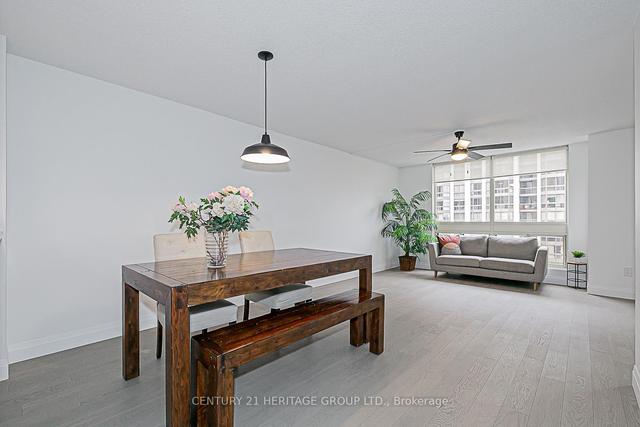 803 - 5 Kenneth Ave, Condo with 2 bedrooms, 2 bathrooms and 1 parking in Toronto ON | Image 4