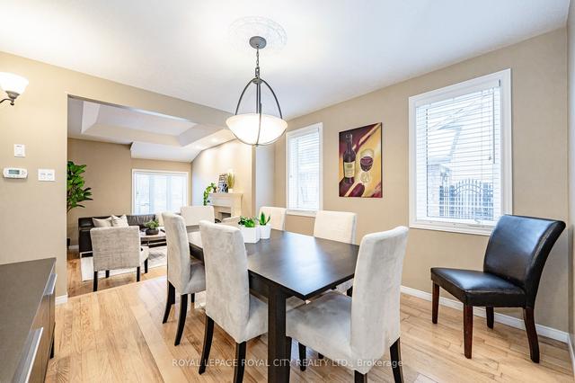 42 Peartree Cres, House detached with 3 bedrooms, 4 bathrooms and 6 parking in Guelph ON | Image 2