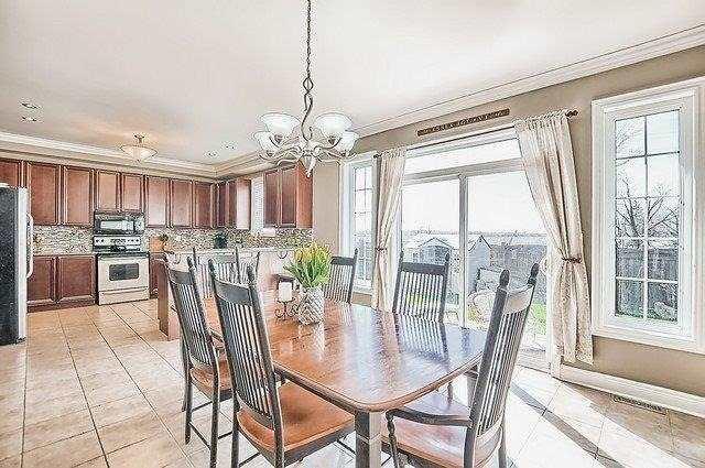 86 Succession Cres, House detached with 4 bedrooms, 3 bathrooms and 2 parking in Barrie ON | Image 11