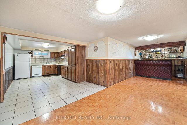 27 Woodbank Rd, House detached with 3 bedrooms, 3 bathrooms and 4 parking in Toronto ON | Image 7