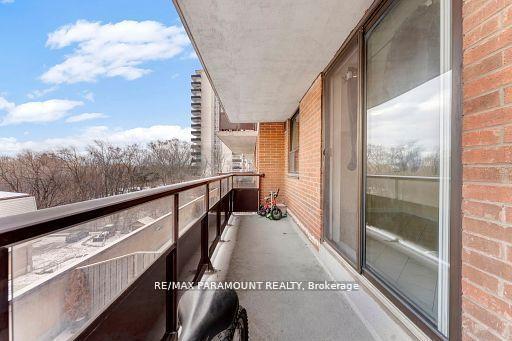 303 - 1881 Jane St, Condo with 3 bedrooms, 2 bathrooms and 1 parking in Toronto ON | Image 17